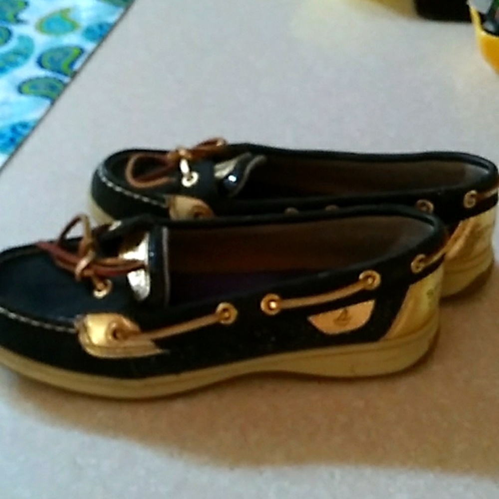 SPERRY TOP SIDER NAVY WITH GOLD TRIM 6.5